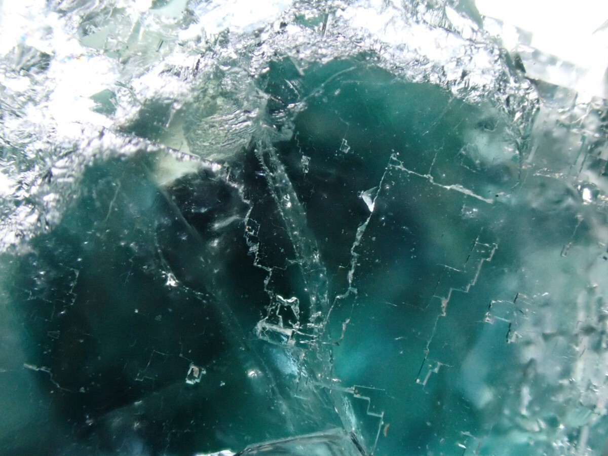 オコルス産　フローライト 蛍石 原石 標本 鉱物