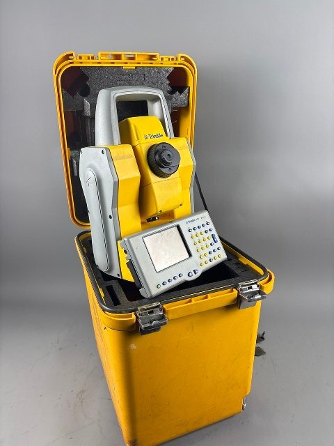 Trimble トータルステーション 5605 DR200+ 測量機器 ※バッテリー、充電器欠品 ※ジャンク