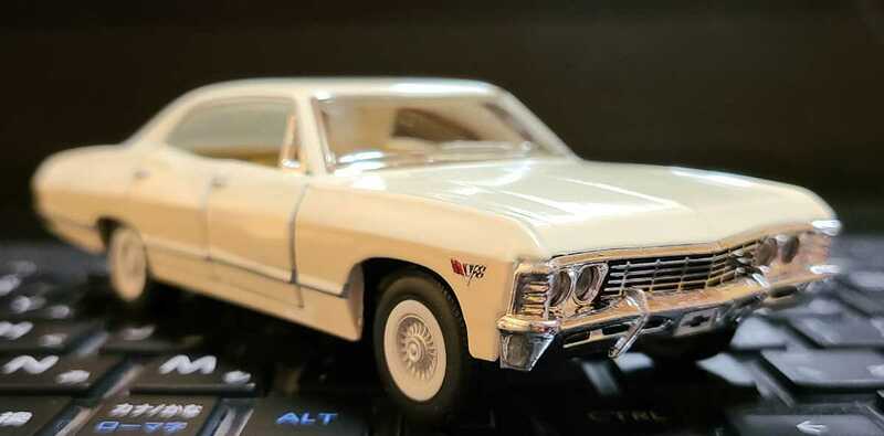レア車！'67シボレーインパラ4ドアクーペ・オフホワイト/検索:シェビー・ローライダー・Chevrolet・Impala