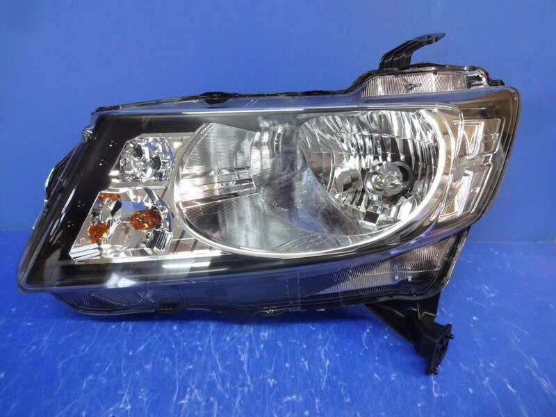 即決!　美品 フリードスパイク GB3 純正 HID ヘッドライト 左 バラスト付き 100-22068