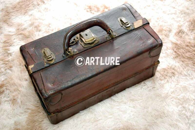 推定100年前のVINTAGE LEATHER TACKLE BOX KNICKERBACHER C 1920'S　蒐集家向け