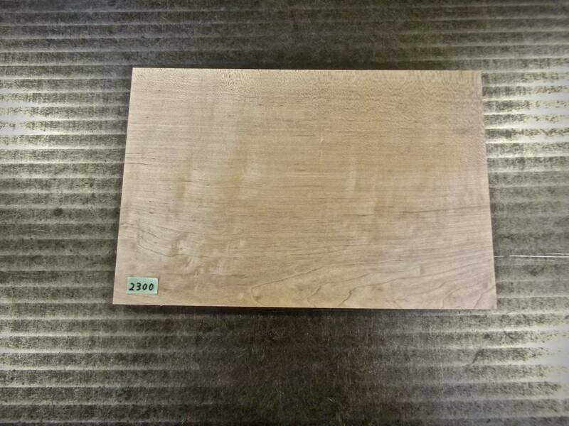 かえで杢（楓） チジミ杢 玉杢 （300×200×16）mm 1枚 無垢一枚板 送料無料 [2300] メープル カエデ キヤンプ 道具 まな板 材料 木材 
