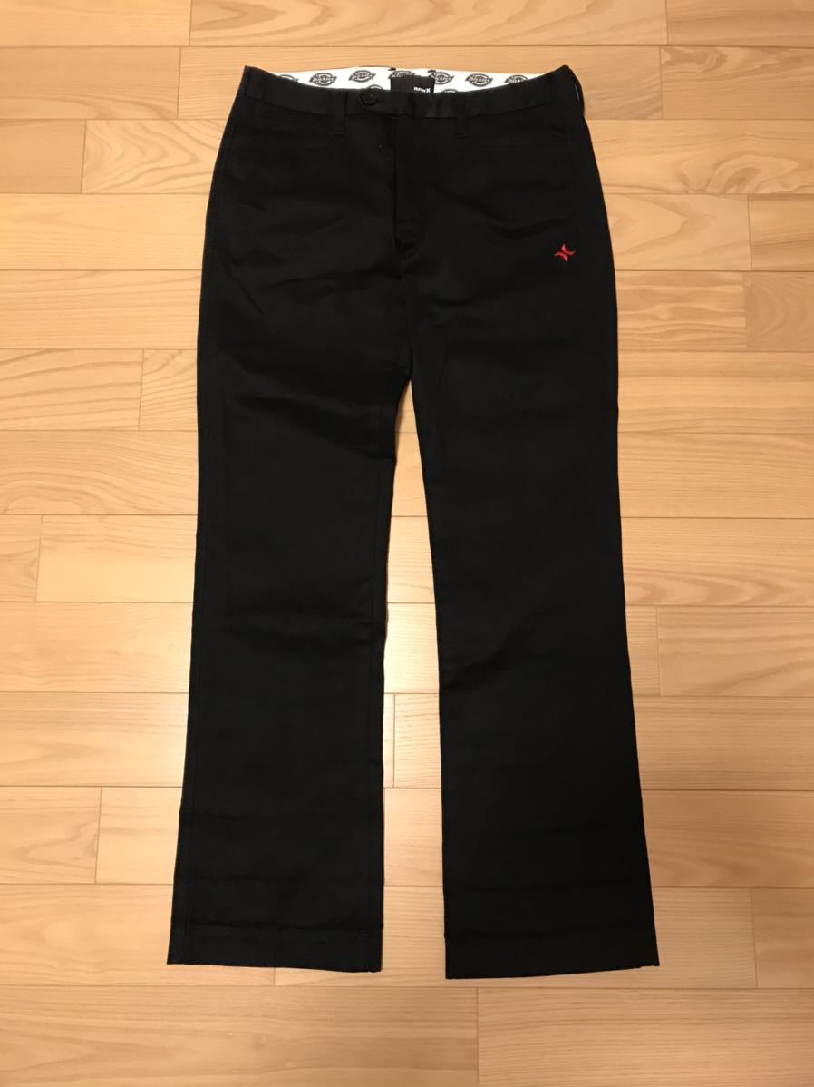着用回数少な目.良品☆Dickies×Hurley／ディッキーズ ×ハーレー サイズ30 ブラック4Pワークパンツ・ダブルネーム.コラボロゴ入り 真っ黒