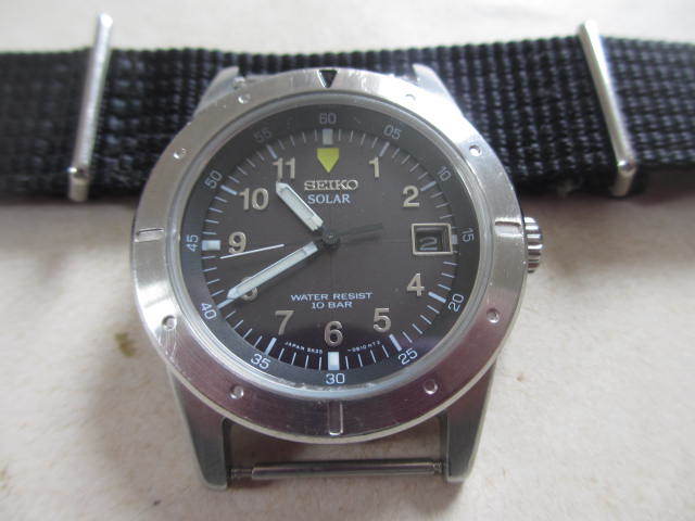 セイコー SEIKO 5K25 SOLAR メーカーOH済み ミリタリーデザイン コントラストダイアル 35mm エコ派のあなたに！