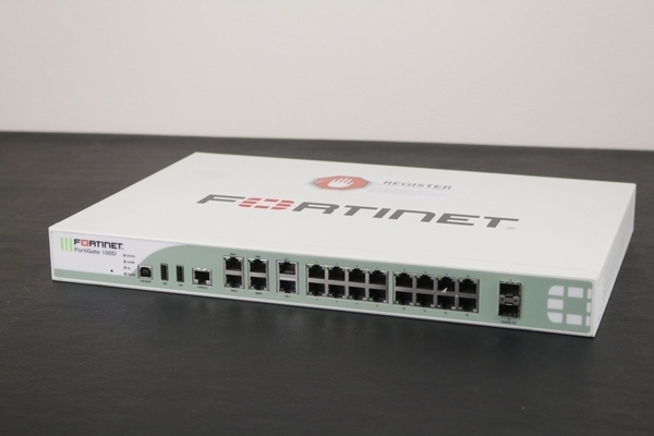 【FORTINET】ファイアウォール（FORTIGATE-100D）15年製　通電OK現状品