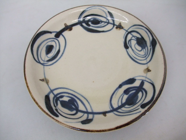 日本製　美濃焼　渦紋　渦型　中皿　約　１４ｃｍ　陶器