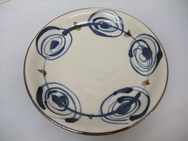 日本製　美濃焼　渦紋　渦型　中皿　約　１６．５ｃｍ　陶器