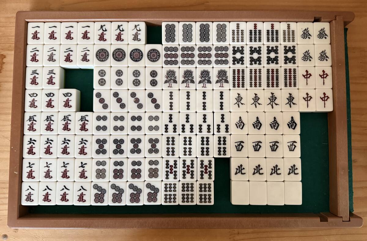 ☆送料無料・現状格安・全自動麻雀卓用 麻雀牌・牌色緑・不足有☆