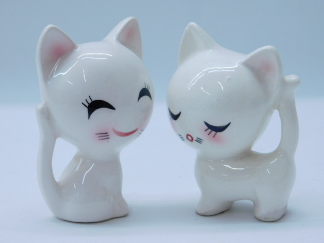 ★人0003 当時物 内藤ルネ 猫 ネコ ねこ 陶器 置物 RUNE 陶器製 ネコの置物 2個まとめて 昭和レトロ 92604021