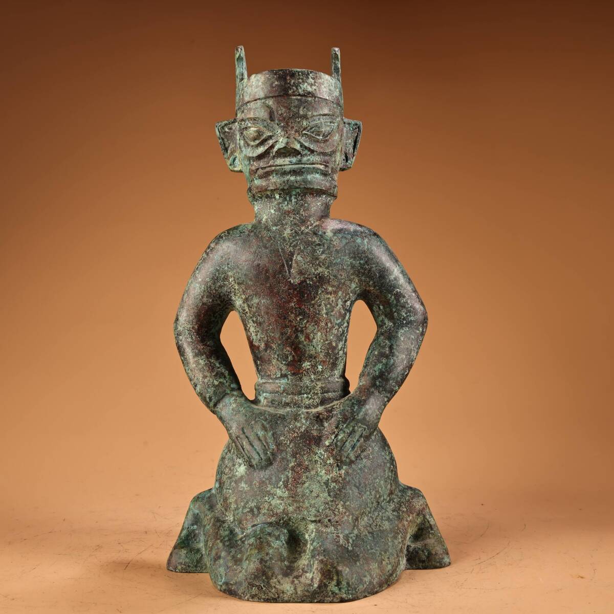 旧蔵 青銅器 三星堆 跪人 銅製 銅器 極細工 中国古玩 骨董品 古美味 A204