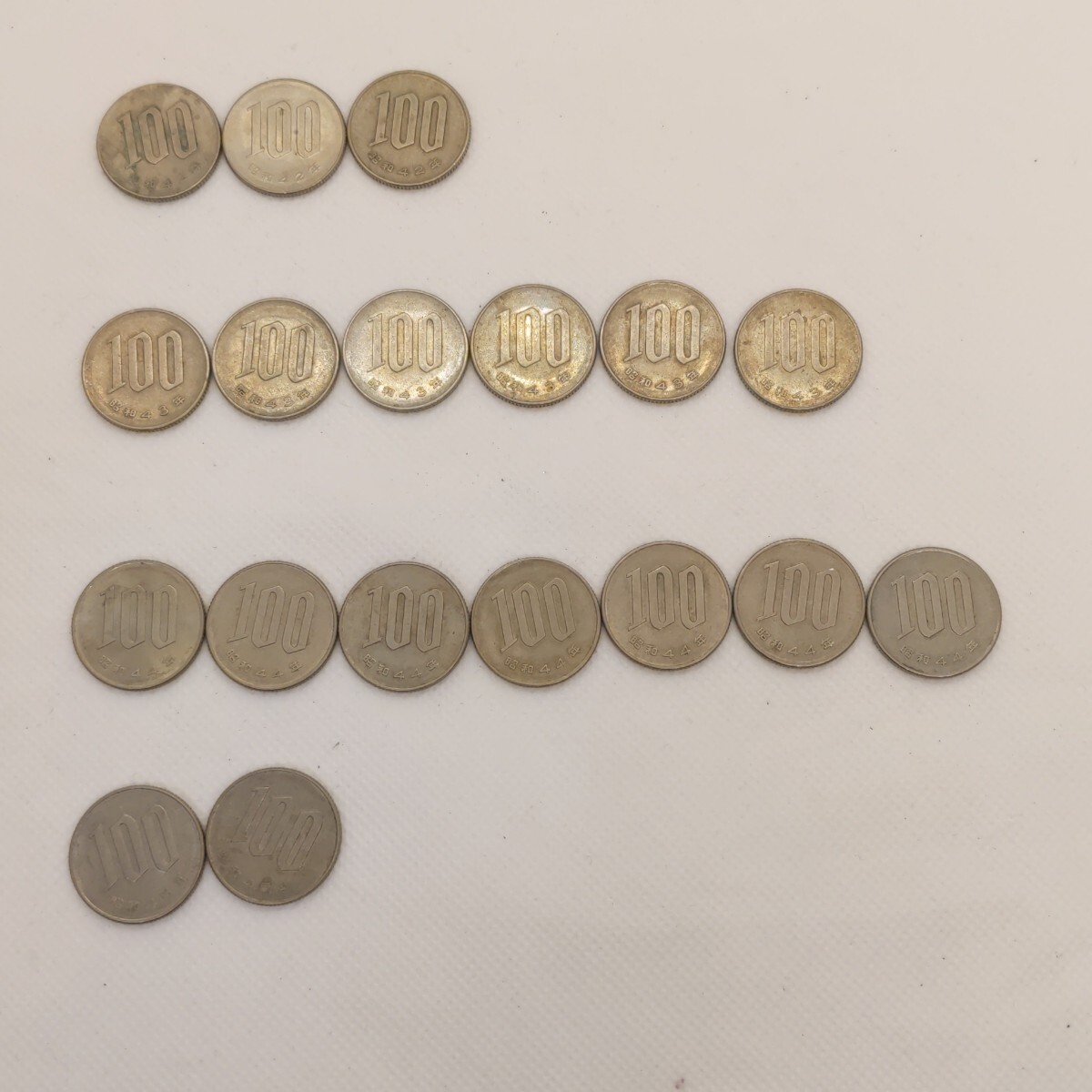 百円 100円 白銅貨 昭和42年 昭和43年 昭和44年 昭和45年 まとめて18枚【ZJ-09】