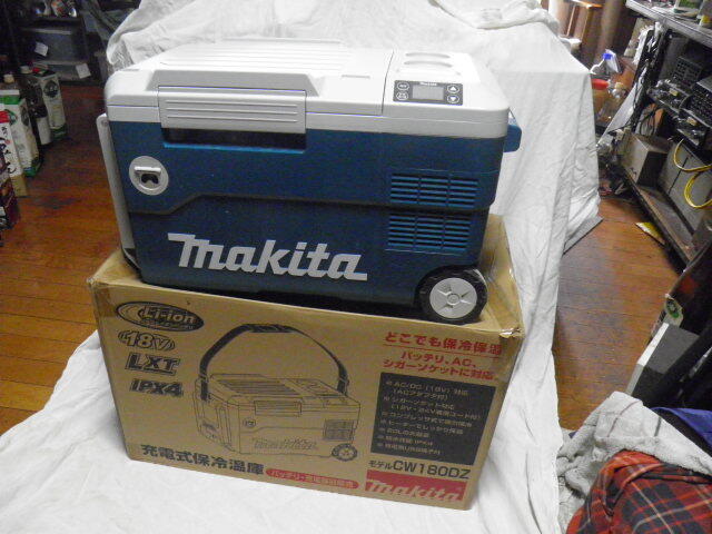 makita マキタ 充電式保冷温庫 CW180DZ クルマ冷蔵庫
