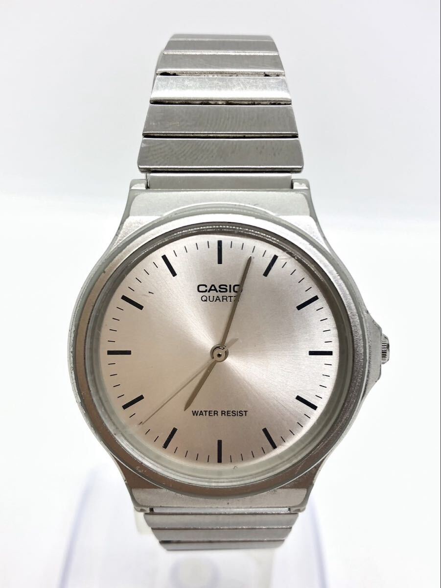 三172 CASIO カシオ MQ-24 1330 クオーツ 腕時計 ホワイト文字盤 シルバーカラー　不動　 メタルバンド　腕周り約22㎝ 動作未確認　(T)