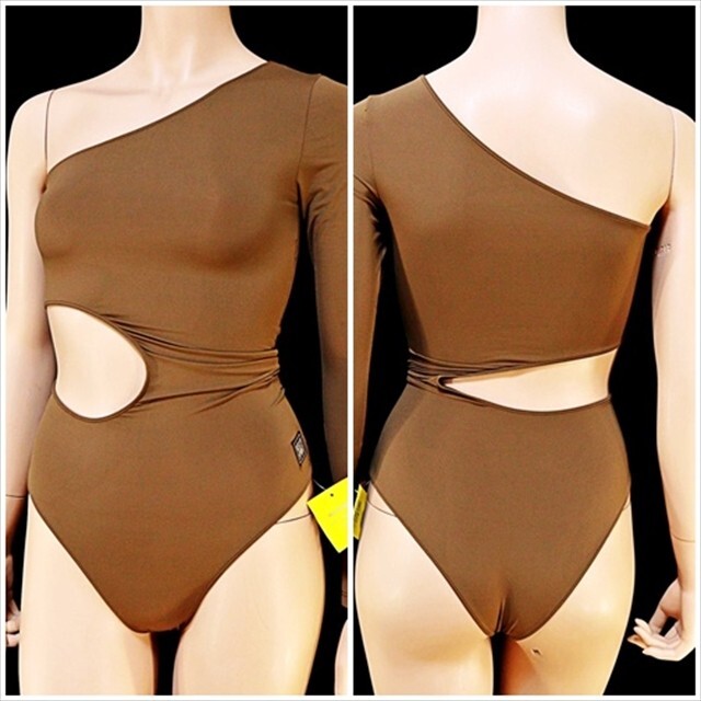 BX4-620//新品タグ付き☆軽やかに伸びる快適な着用感☆視線を惹きつけるワンショルダー☆レオタード※一番安価な送料ゆうパケット250円