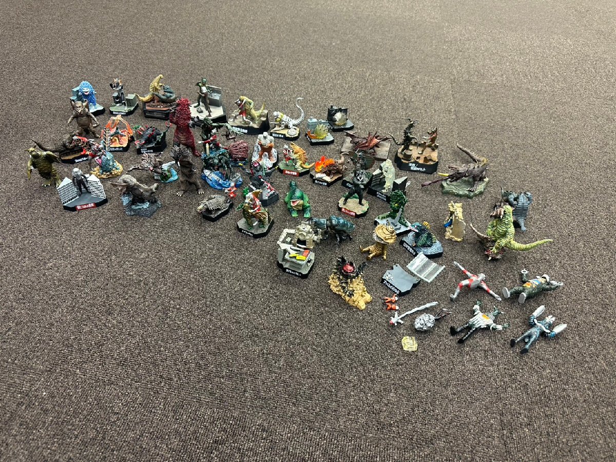 U086-X3-73401 ウルトラ怪獣名鑑 など ウルトラマン フィギュア まとめ ジャンク 現状品①大阪