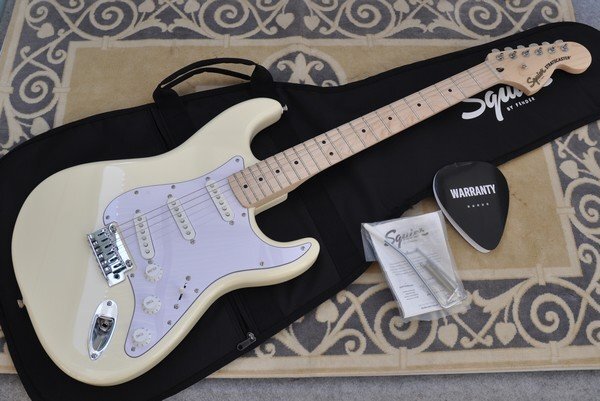 ☆展示品級【Squier / スクワイヤ エレキギターSquier Affinity Stratocaster AFF STRAT MN WPG OLWオリンピックホワイト】保証書付 R04010