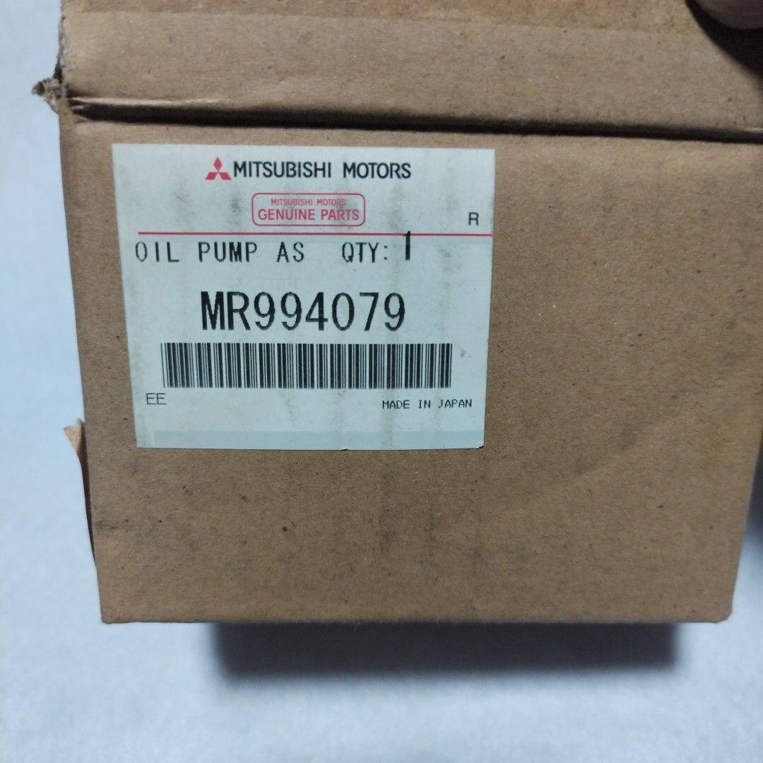 ミツビシ　三菱　MITSUBISHI MOTORS 　OIL PUMP AS 　MR994079 純正部品