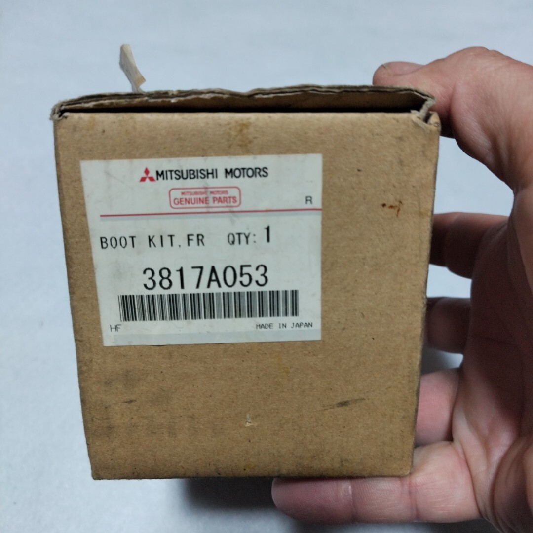ミツビシ　三菱　MITSUBISHI MOTORS BOOT KIT, FR 3817A053 純正部品