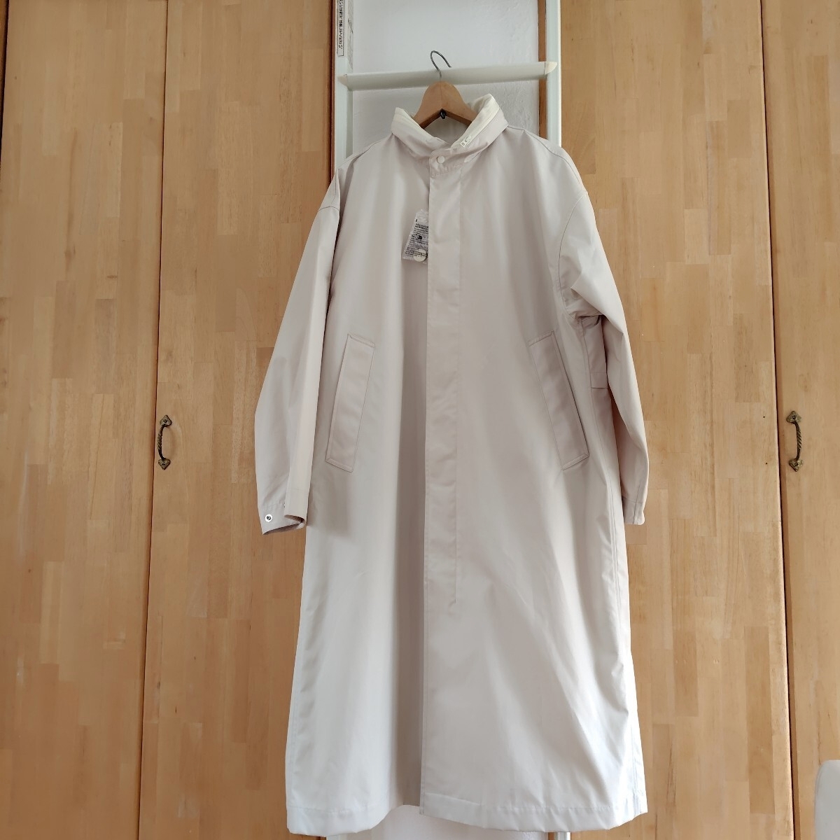 新品　UNIQLO U ユニクロ　メンズフ一ディコ一ト　ロング丈　L　アイボリー系　比翼仕立て　機能的　お洒落