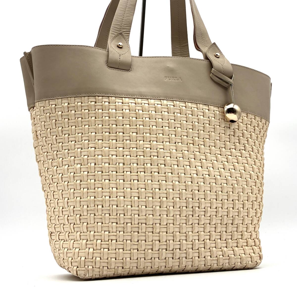 FURLA フルラ トートバッグ カゴバッグ ストロー レザー ベージュ A4 肩掛け 編み込み デザインバッグ 異素材コンビ 夏鞄