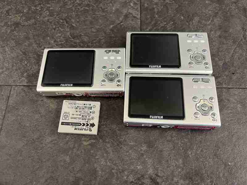 CT13645　FUJIFILM フジフィルム　コンパクトデジタルカメラ FinePix Z5fd　3点セット
