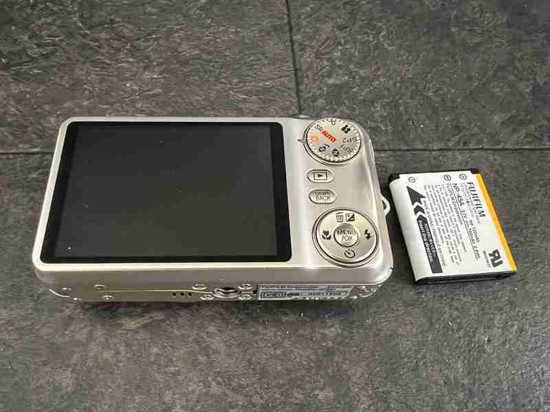 CT13817　 フジフィルム Fujifilm FINEPIX JZ300 デジタルカメラ