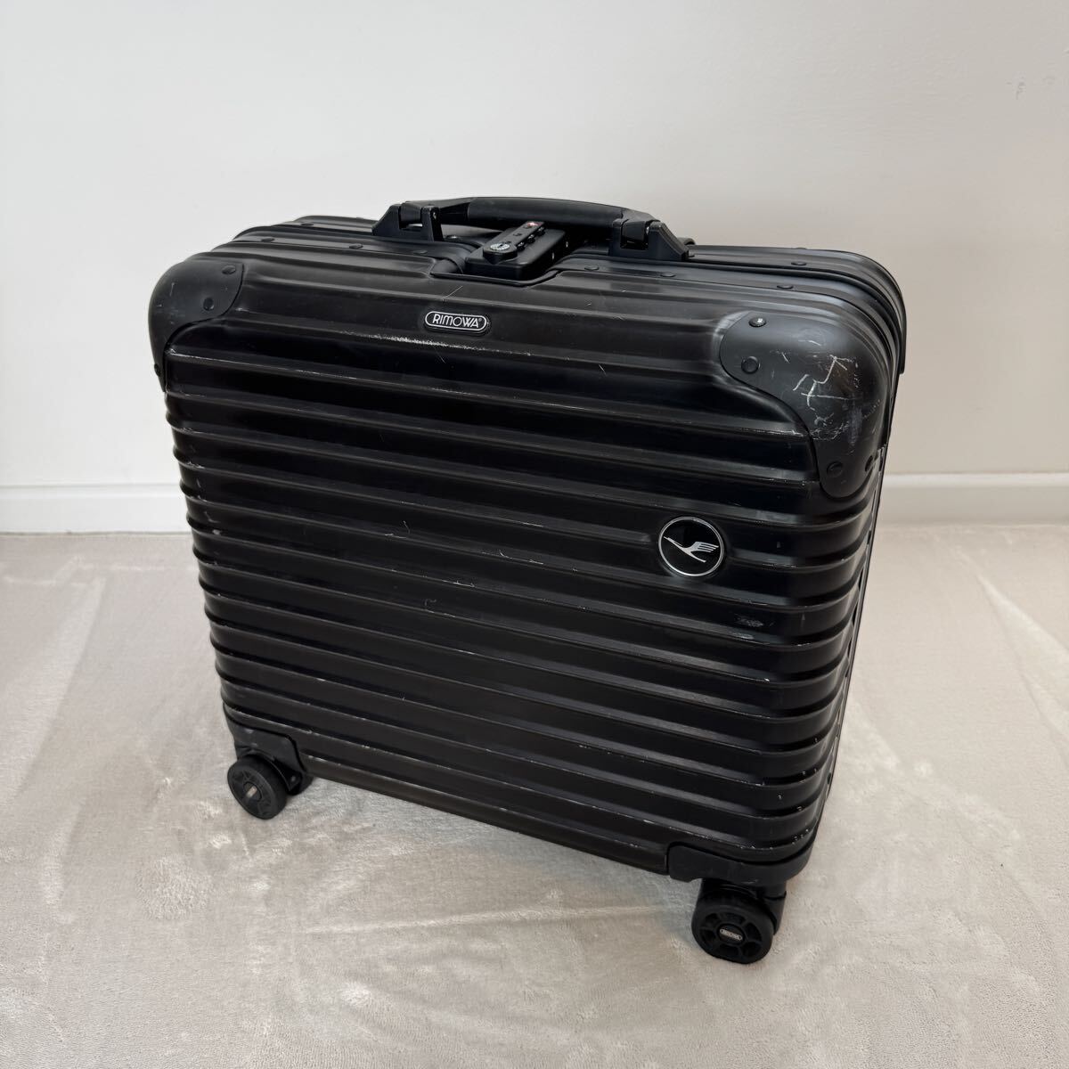 【超希少】RIMOWA Lufthansa 921.90 Stealth Black/ステルスブラック 4輪 ビジネストロリー TSAロック アルミ Made in Germany 廃盤モデル