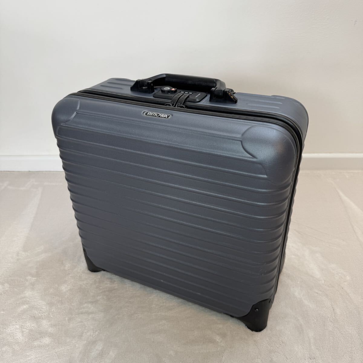 RIMOWA Salsa/サルサ ビジネストロリー 2輪 マットグレー 廃盤 TSAロック 機内持ち込み可 Made in Germany