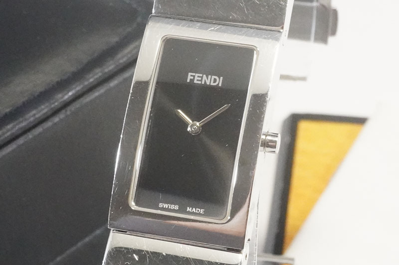 1円~【C697】FENDI／フェンディ　3250L　バングルウォッチ　クオーツ　orologi　スクエア　ブラック文字盤　レディース　腕時計　箱付