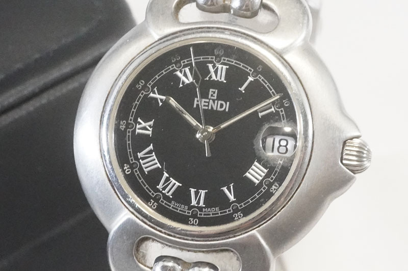 1円~【C698】FENDI／フェンディ　1600G　クオーツ　ブラック文字盤　デイト　メンズ　腕時計　箱・余りコマ付