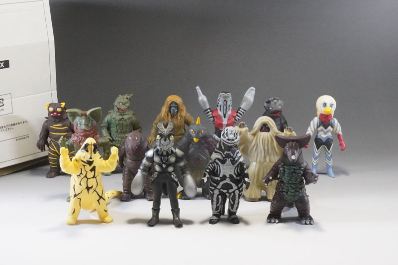 【C651】ウルトラファイト　スーパーアルティメットBOX　特典フィギュア　14体　ウルトラ怪獣　ミニフィギュア　元箱付