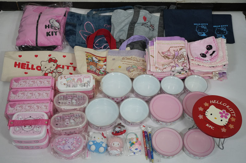 【D751】サンリオ ハローキティ マイメロ リトルツインスターズ チャーミーキティ 大量 バッグ お弁当箱 食器 ぬいぐるみ タオル ジャージ