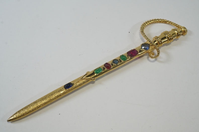 【D773】JOMAZ／ジョマーズ　ブローチ　色石　ソード型　剣　ビンテージアクセサリー