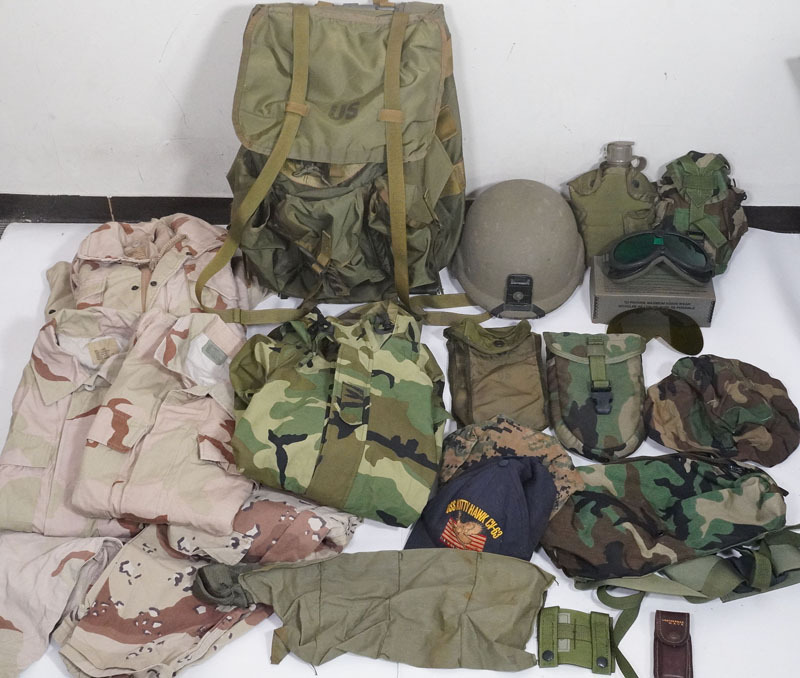 【C652】ミリタリーグッズ　まとめ　LEATHRMAN/レザーマン　マルチツール　服　帽子 など　迷彩　サバゲ―　レプリカ