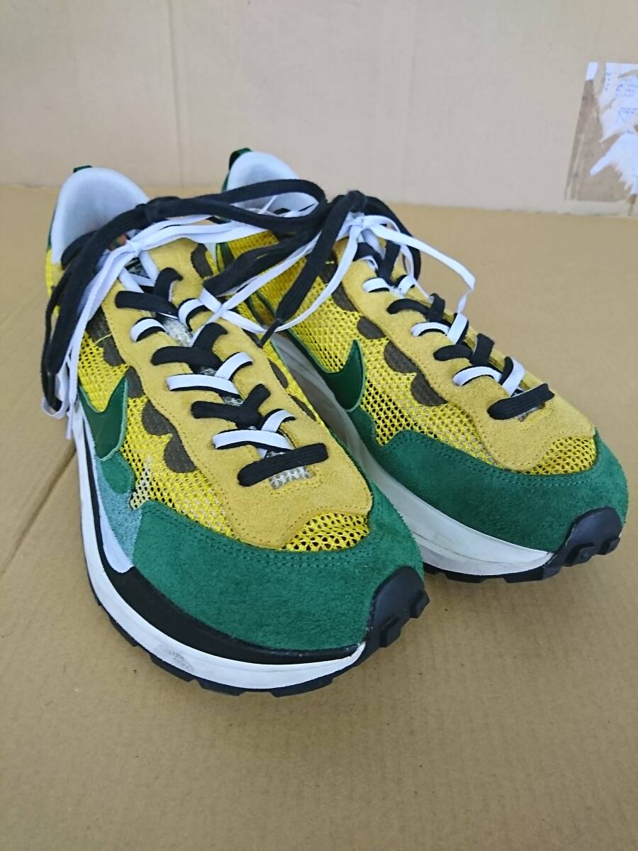 着C8220-187♪【80】NIKE SACAI × VAPOR WAFFLE ''TOUR YELLOW GORGE GREEN SAIL'' 32cm CV1363-700 ツアーイエロー