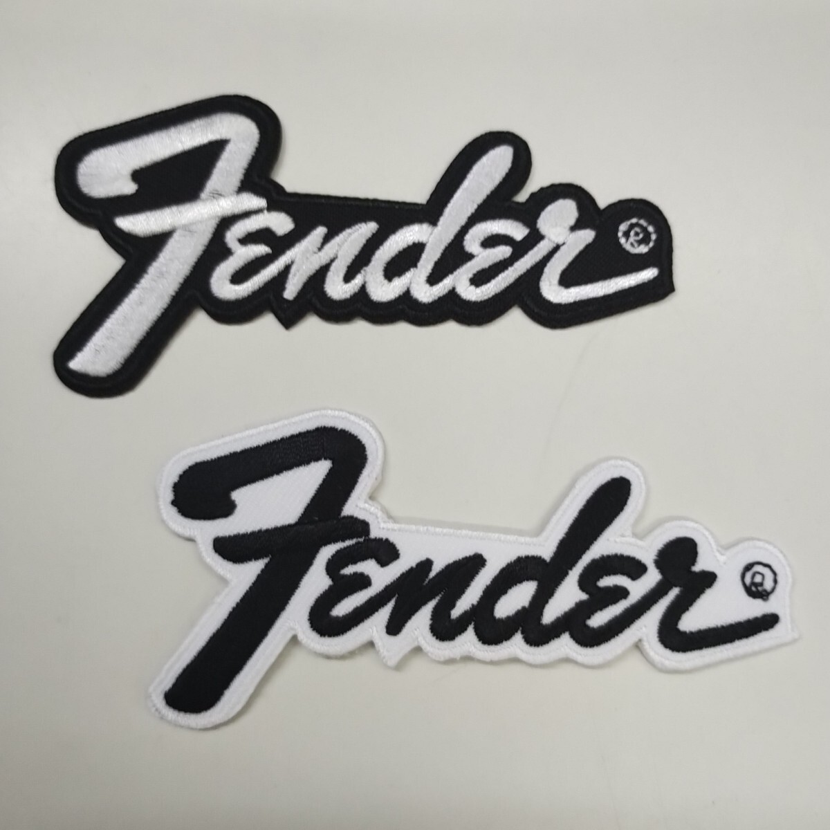 ◎ F e n d e r と記された ワッペン 2枚セット s012