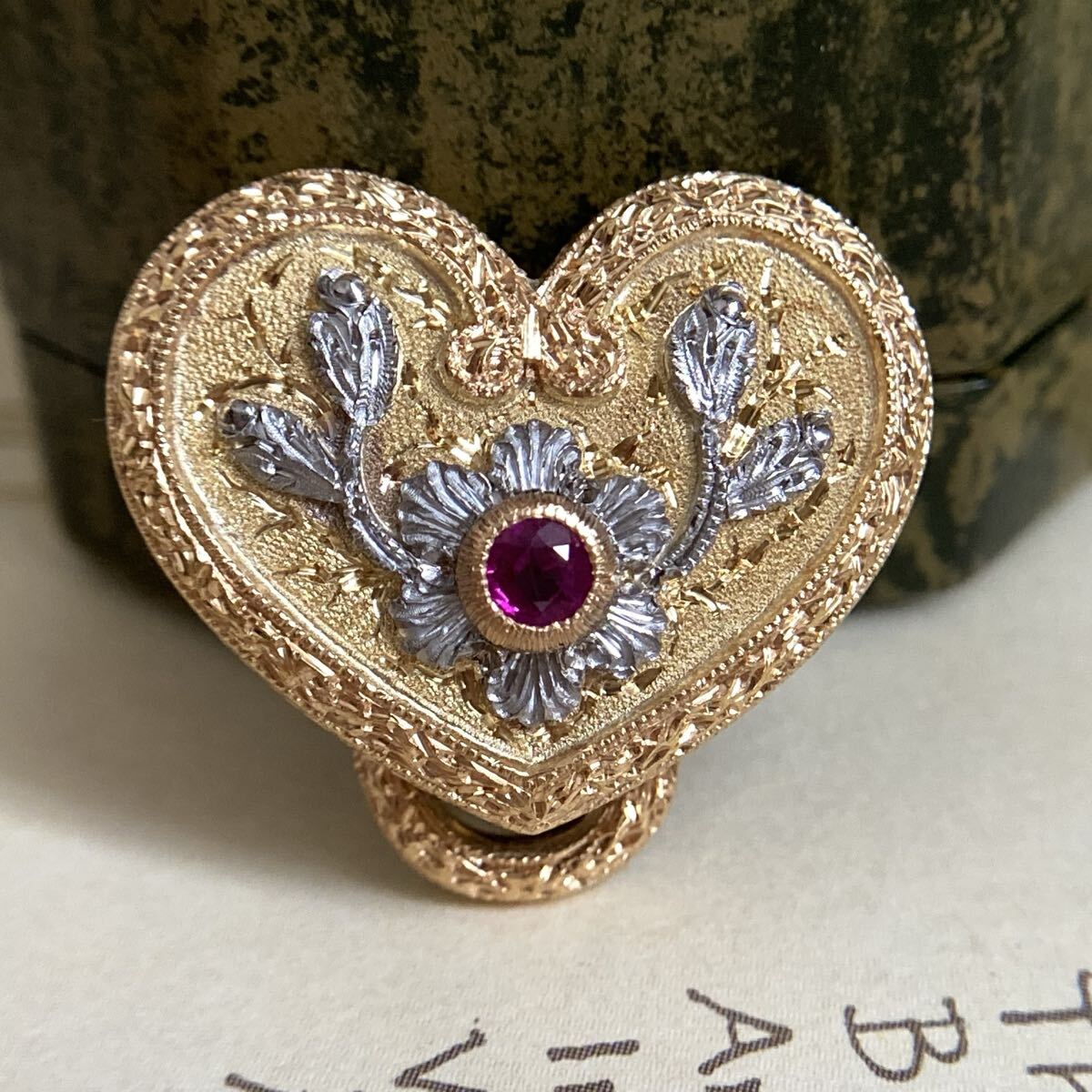 k18 ローマの至宝　カッツァニーガ　ハートシェープ　ルビー　ブローチ