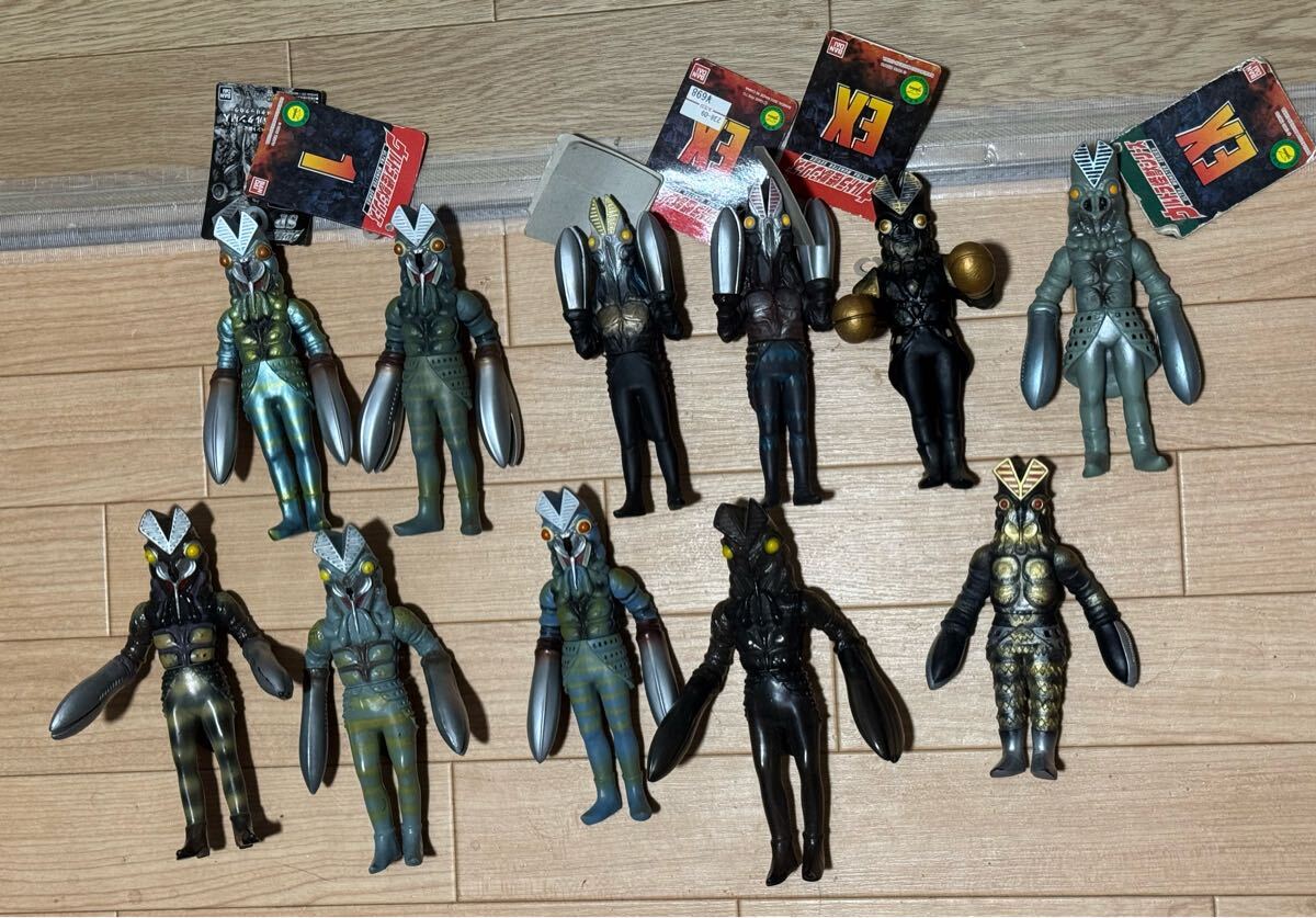 送料込み　 ウルトラ怪獣 ソフビ バルタン星人たくさん ウルトラマン