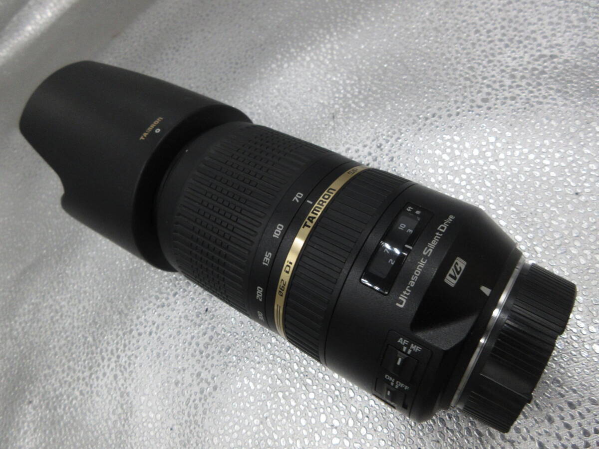 極美品 Di Tamron SP 70-300mm f4-5.6 VC　フード付きNikon Fマウントレンズ