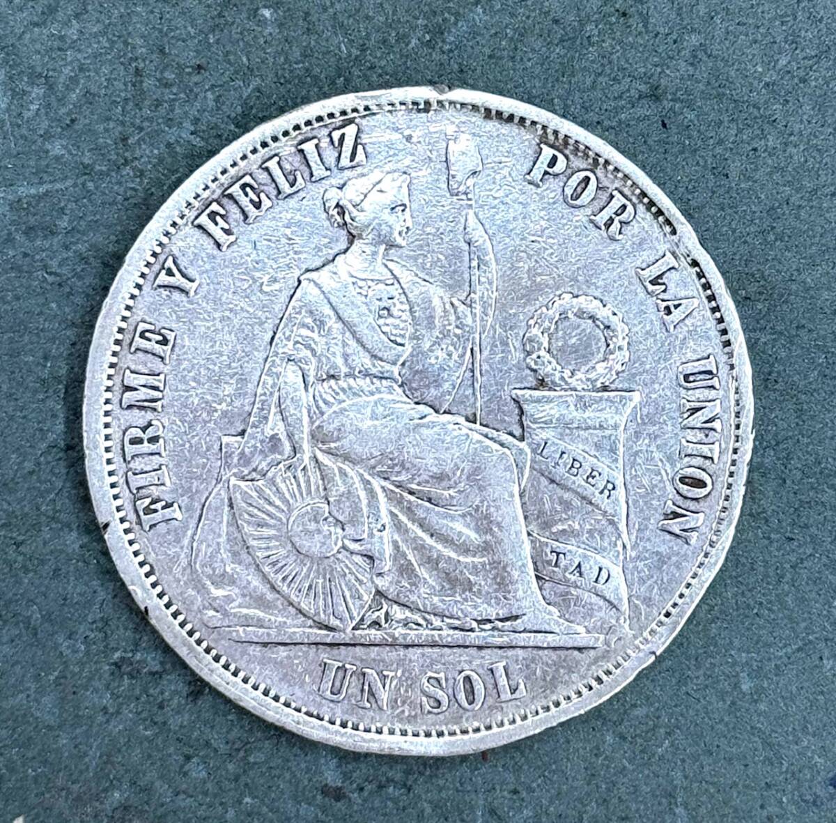 【BY】ペルー 1ソル銀貨 1868 女神座像 銀品位90% 24.7ｇ 37.4ｍｍ