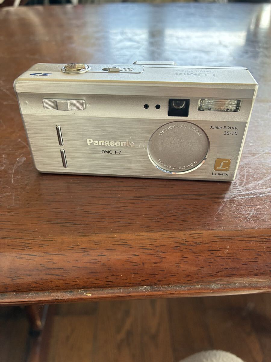 Panasonic Lumix DMC-F7