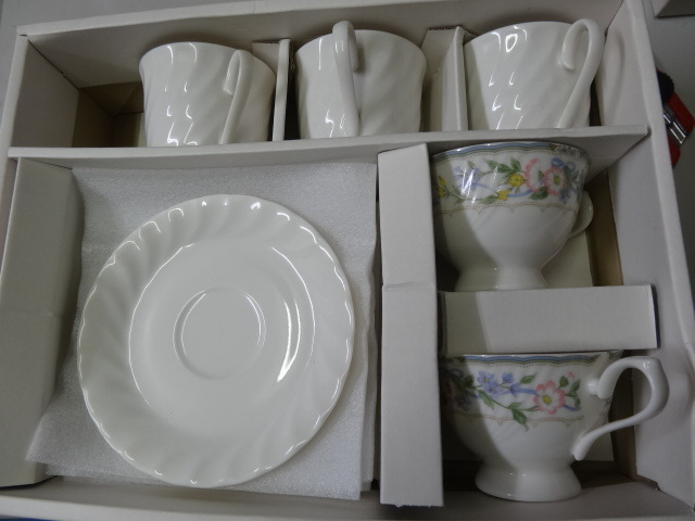 ティーカップセット　5客碗皿　箱入り　未使用