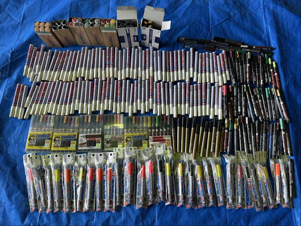 sa879 マーカー大量まとめ売り　約２８１本　タミヤペイントマーカー　ポリカボマーカー　ガンダムマーカー　ミニ四マーカー　