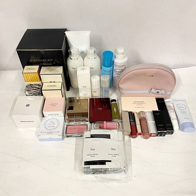 コスメ まとめ CHANEL 香水 IPSA LUNASOL L'Occitane Cher-Couleur アイシャドウ リップ 基礎化粧品 サンプル ポーチ など