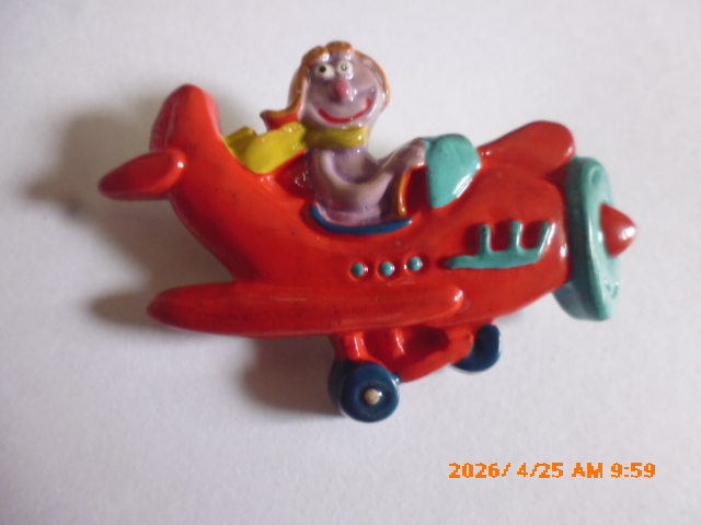 セサミストリート　立体的手作り風　1980年代後半　ビンテージ樹脂バッチ　グルーバー