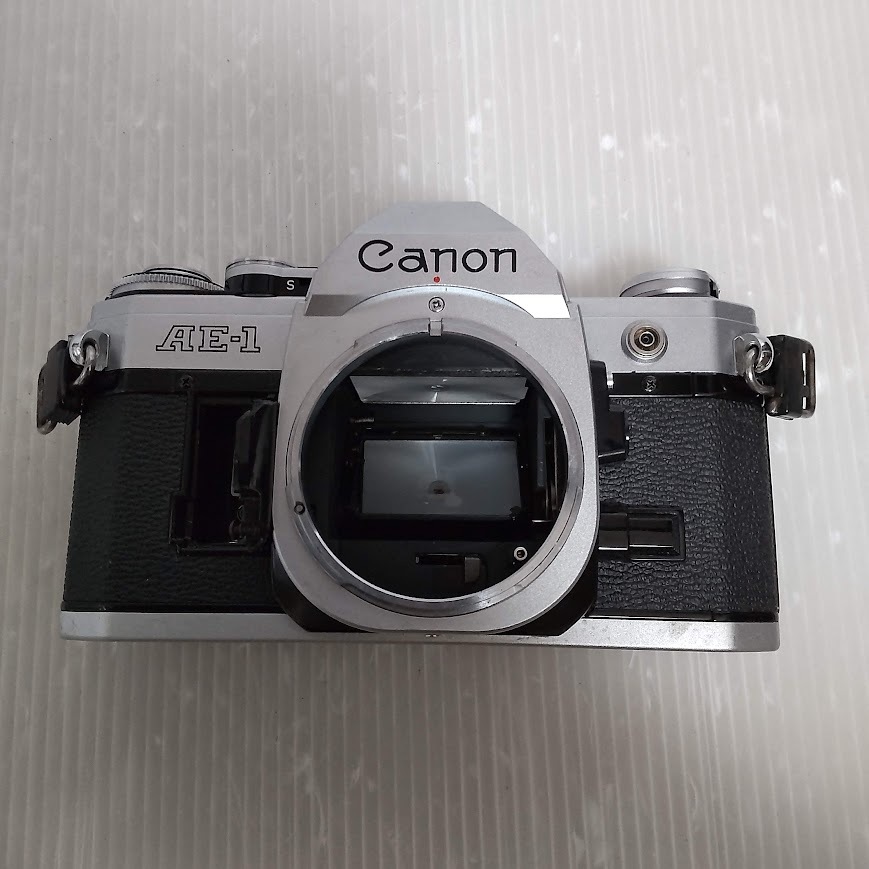 ●[ジャンク品] キヤノン Canon AE-1 35mm 一眼レフフィルムカメラ シルバー ボディのみ 4321151