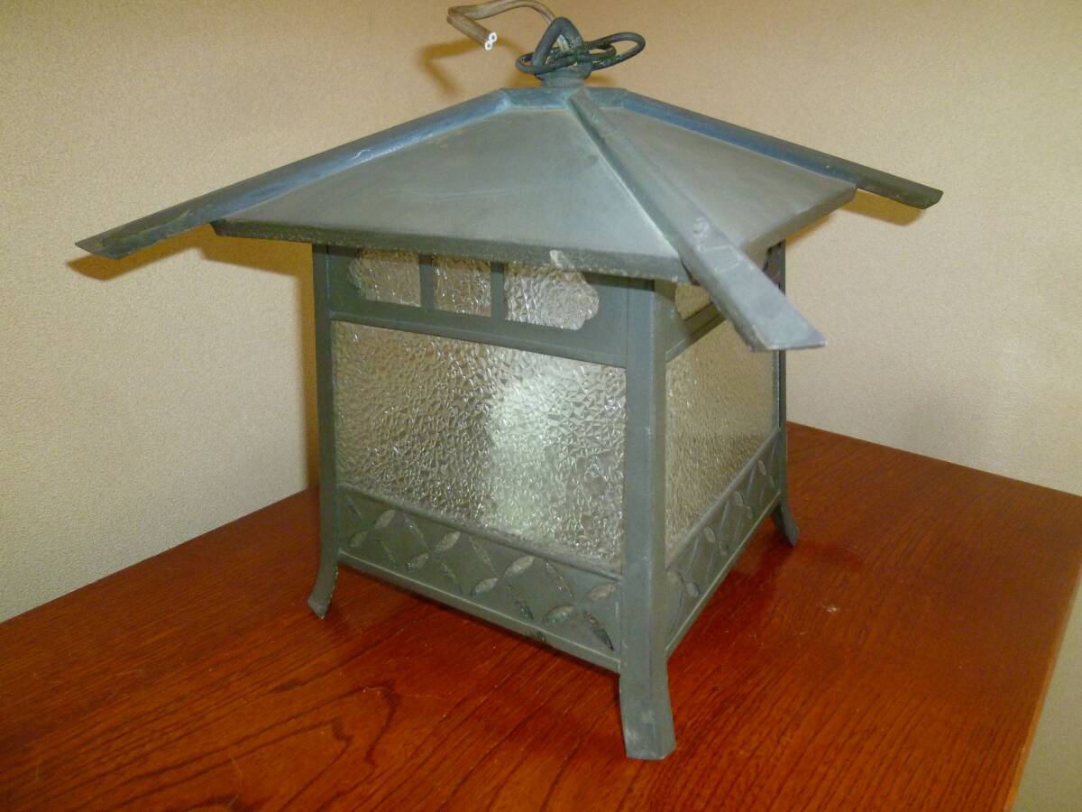 【即決・銅製】型板硝子の入った六角吊灯篭（高さ２6cm） 吊り灯籠形一灯吊り照明 照明 シェード リフォーム 古民家 カフェ 旅館 料亭