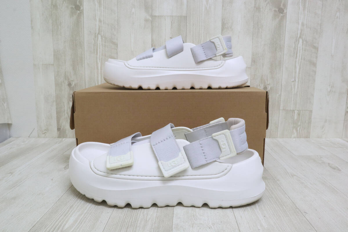 【ト萬】UGG アグ W STRATUS サンダル (US7・24㎝) 白 SA000RNP42