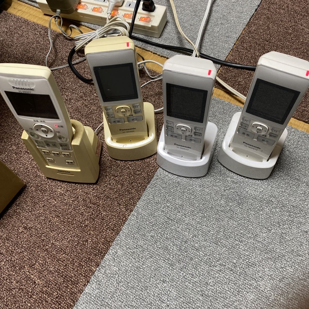 Panasonic ワイヤレスモニター子機vl-w607/vl-WD623/VL-WD613/VL-WD609 (4点セット)通電のみは可能現状品
