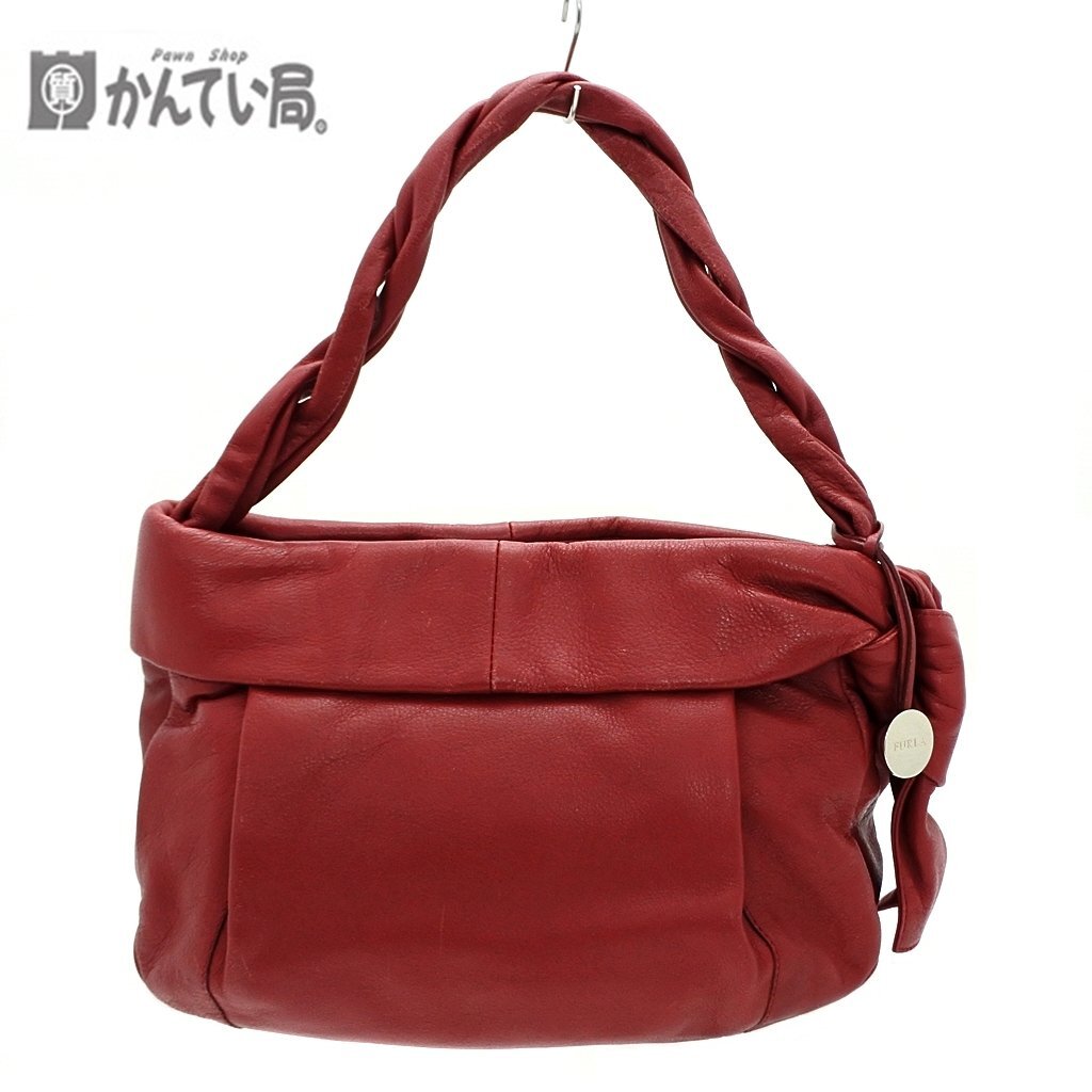FURLA フルラ レッド 赤 ワンショルダーバッグ マチ有り レディース 大人 チャーム付き マグネットホック開閉式 肩掛け 日常使い オシャレ
